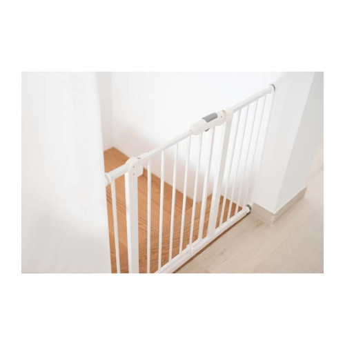 Puerta de seguridad ajustable metal white. Olmitos