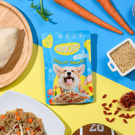 Pouch de pollo y verduras para cachorros MOOCHIE crecimiento saludable